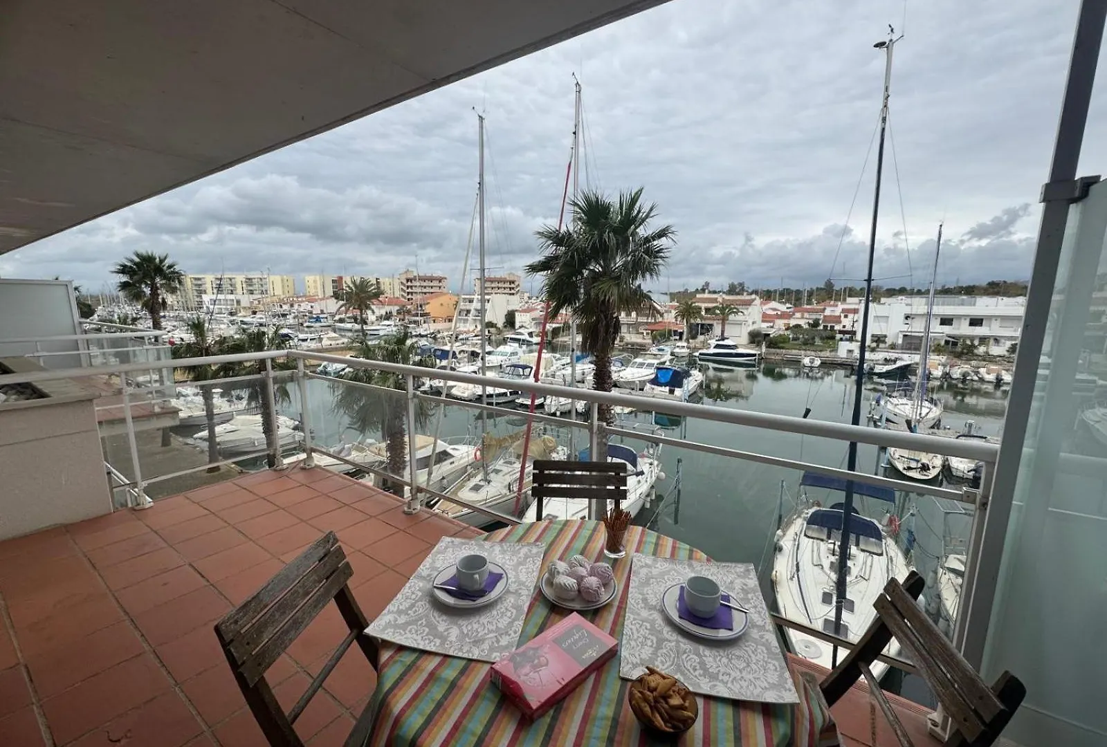 Apartamento Con Plaza De Parking Y Piscina Comunitaria Roses 0*,  Spanien
