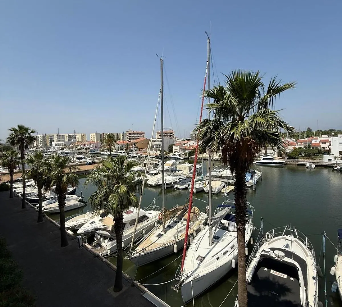 Apartamento Con Plaza De Parking Y Piscina Comunitaria Roses Spanien